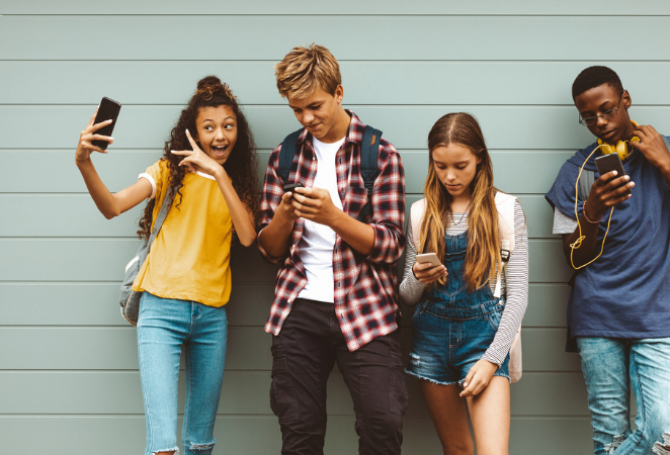 Image for Concerns Grow Over Teen Social Media Use